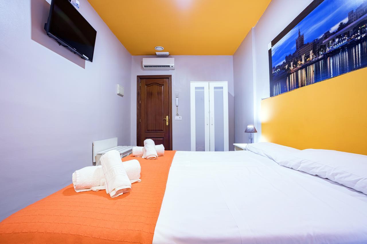 Hostal Ciudad Jardin Malaga Exterior photo