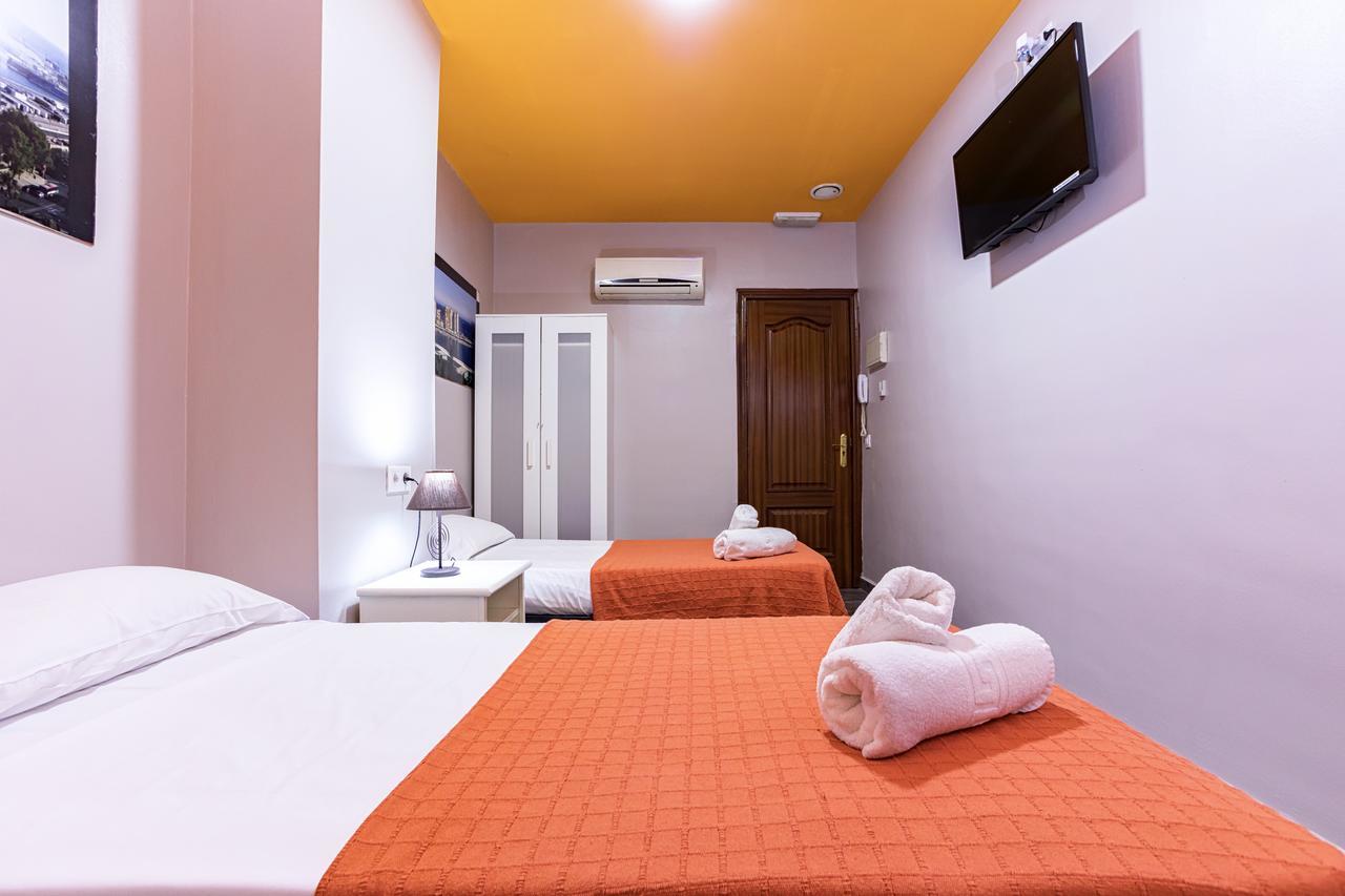 Hostal Ciudad Jardin Malaga Exterior photo