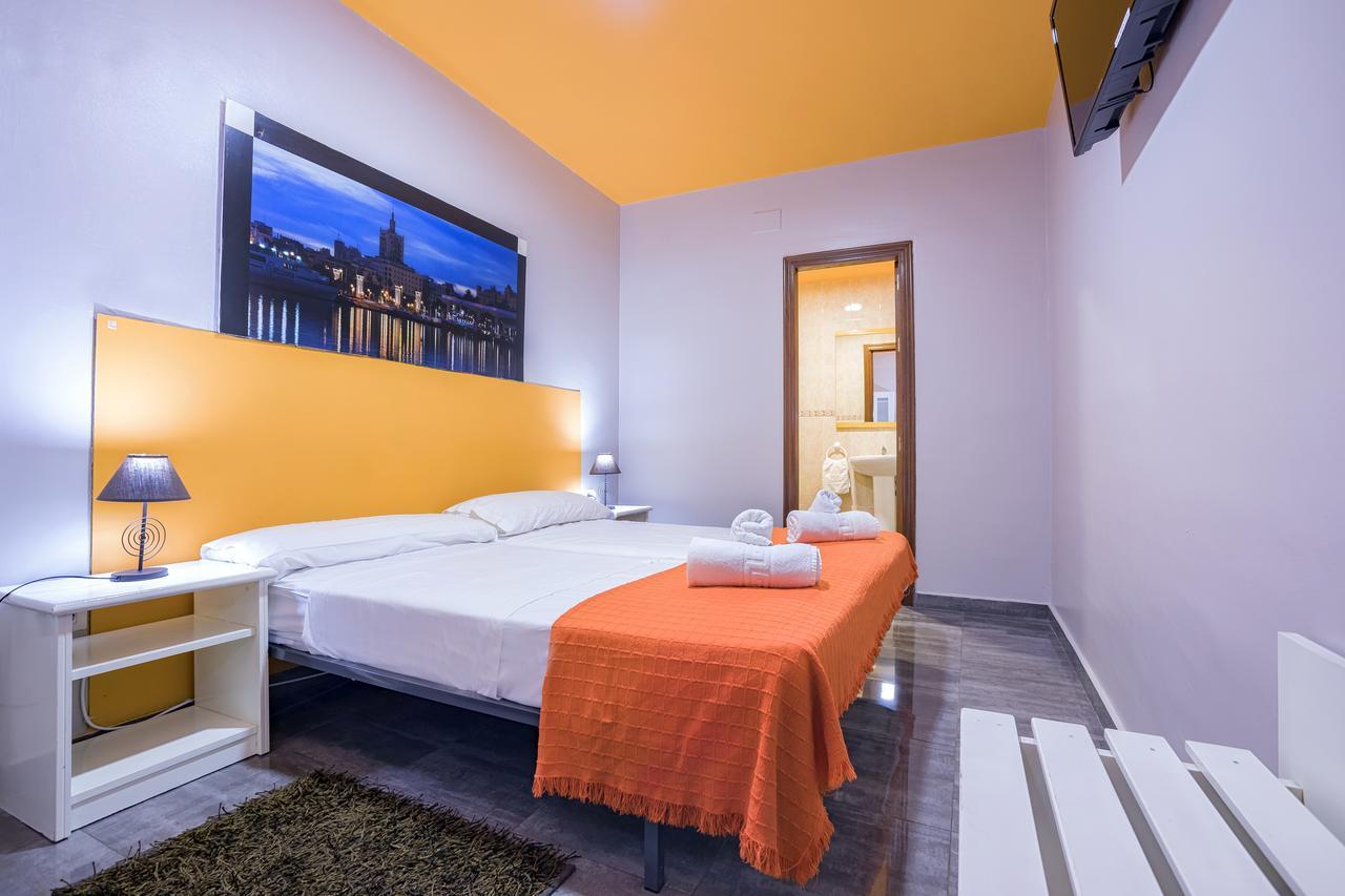Hostal Ciudad Jardin Malaga Exterior photo