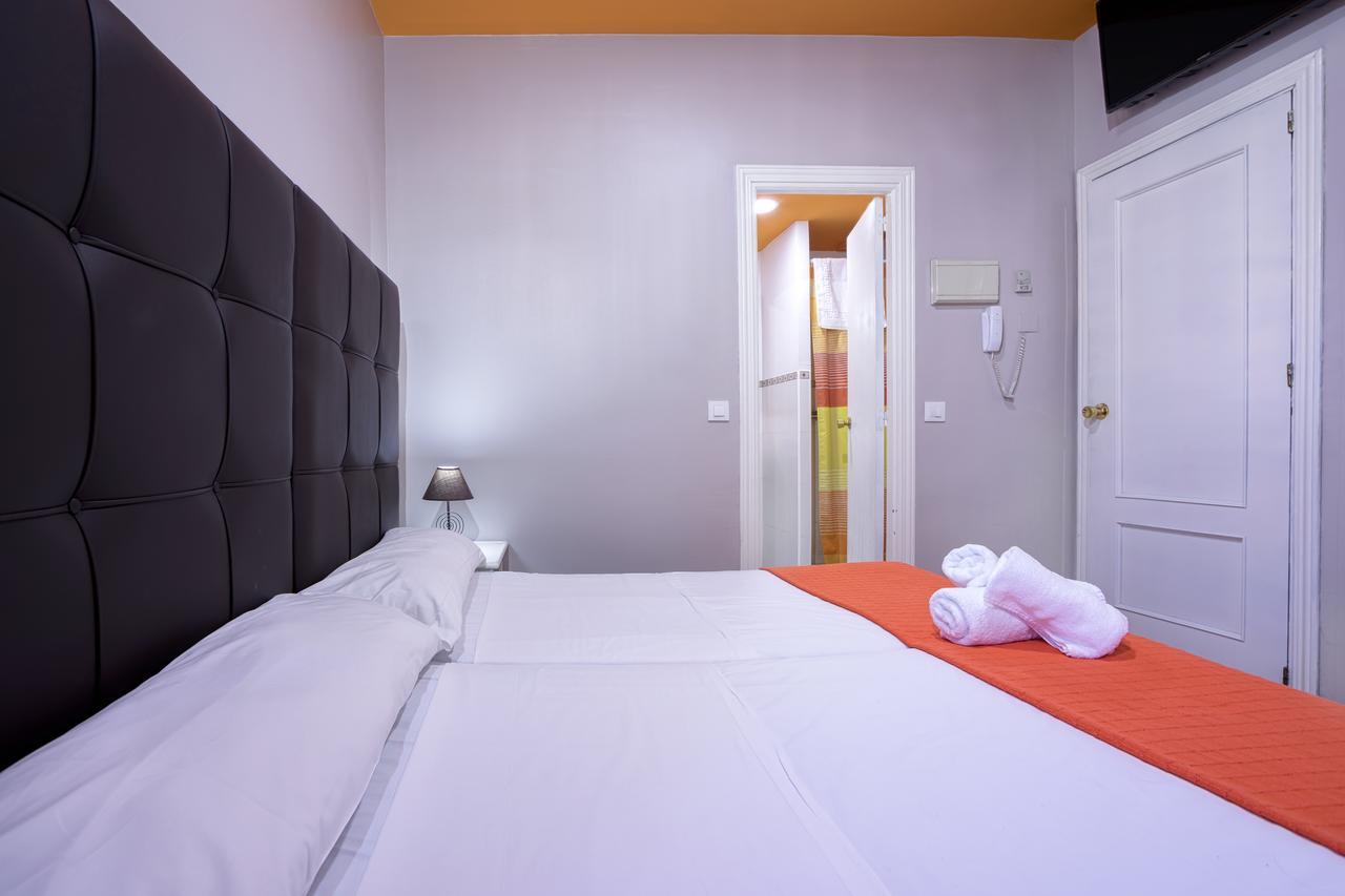 Hostal Ciudad Jardin Malaga Exterior photo