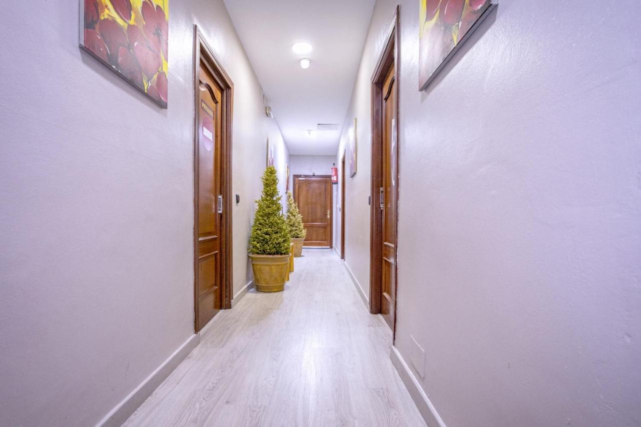 Hostal Ciudad Jardin Malaga Exterior photo