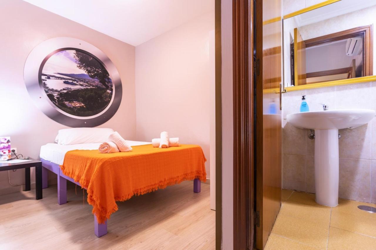 Hostal Ciudad Jardin Malaga Exterior photo
