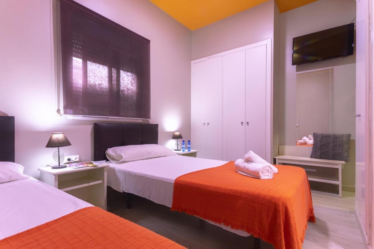 Hostal Ciudad Jardin Malaga Exterior photo