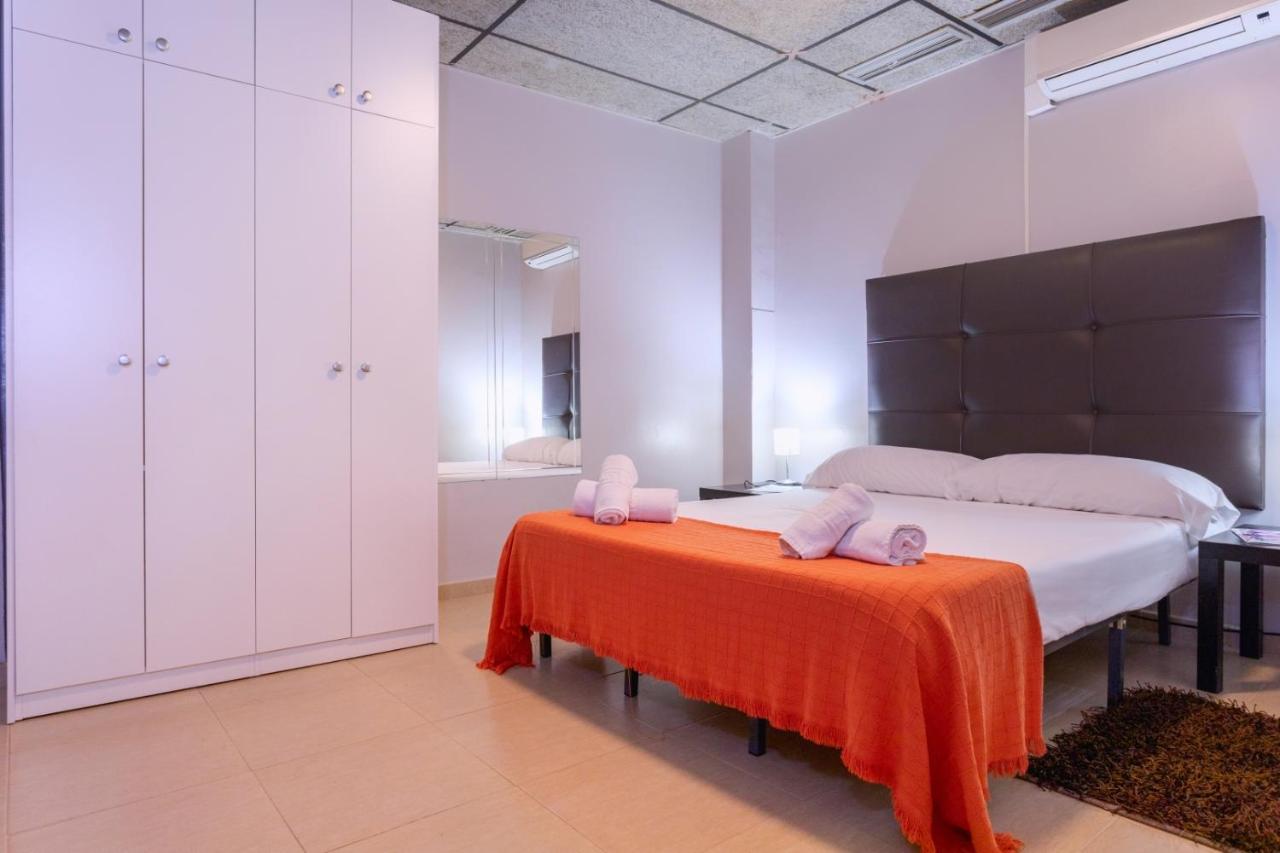 Hostal Ciudad Jardin Malaga Exterior photo