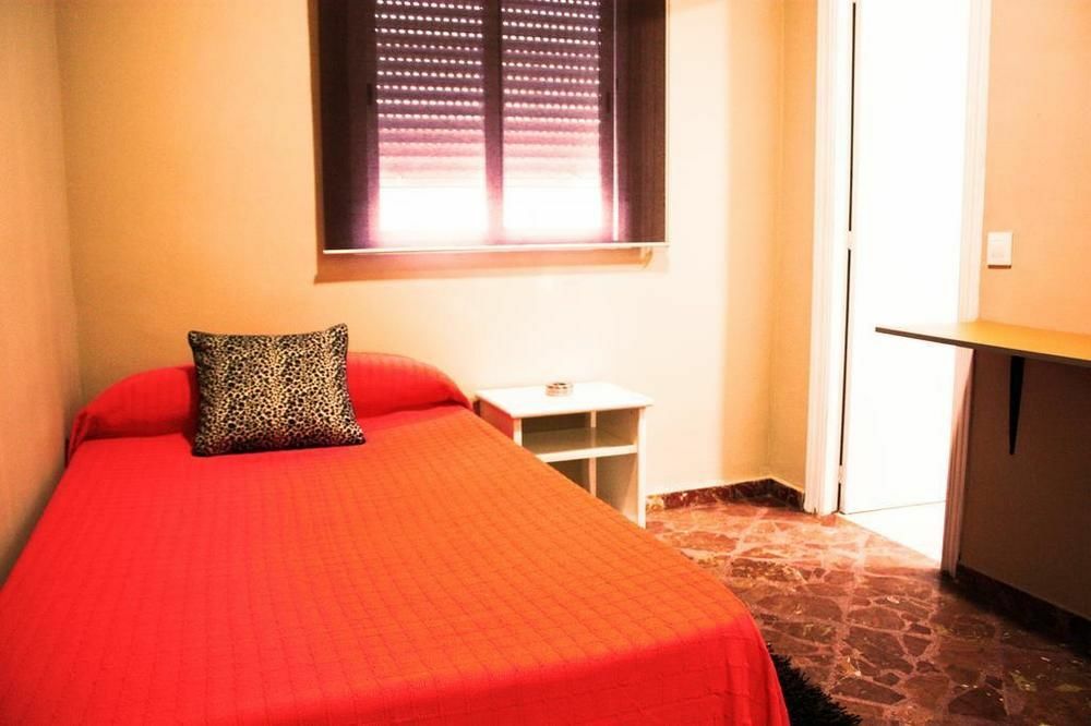 Hostal Ciudad Jardin Malaga Exterior photo